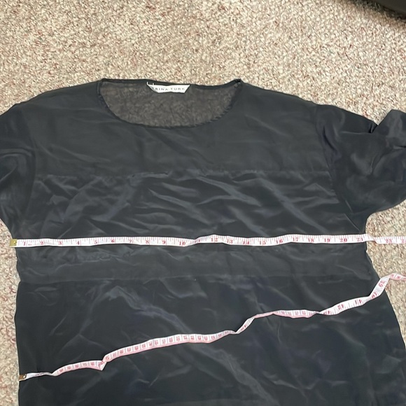 Trina Turk 100% silk top - Picture 5 of 9